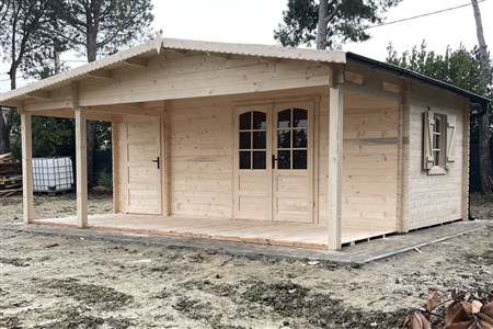 CASETTA IN LEGNO.IT CASA IN LEGNO 6*5 COMPRESA DI TETTOIA DA 2 METRI E PARETE DIVISORIA